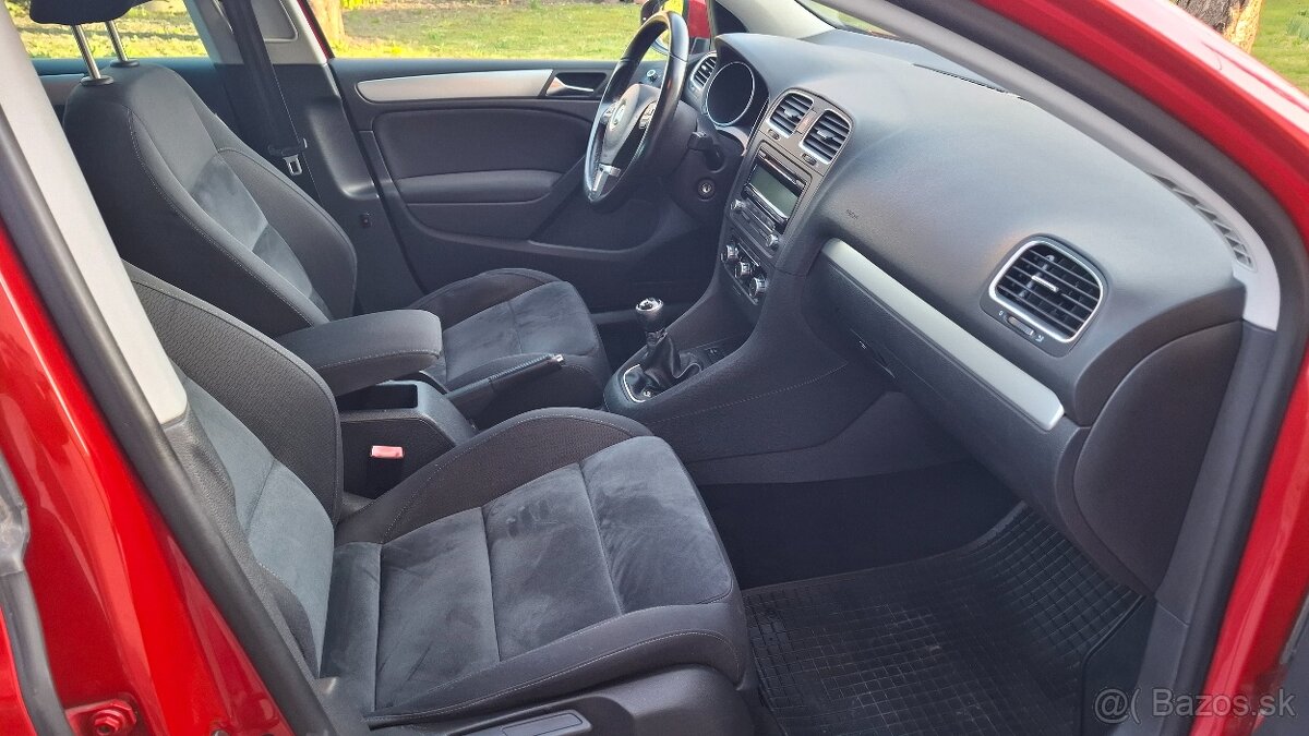 VW Golf 1.4 TSI 122k Highline 6 st. manuál - 13