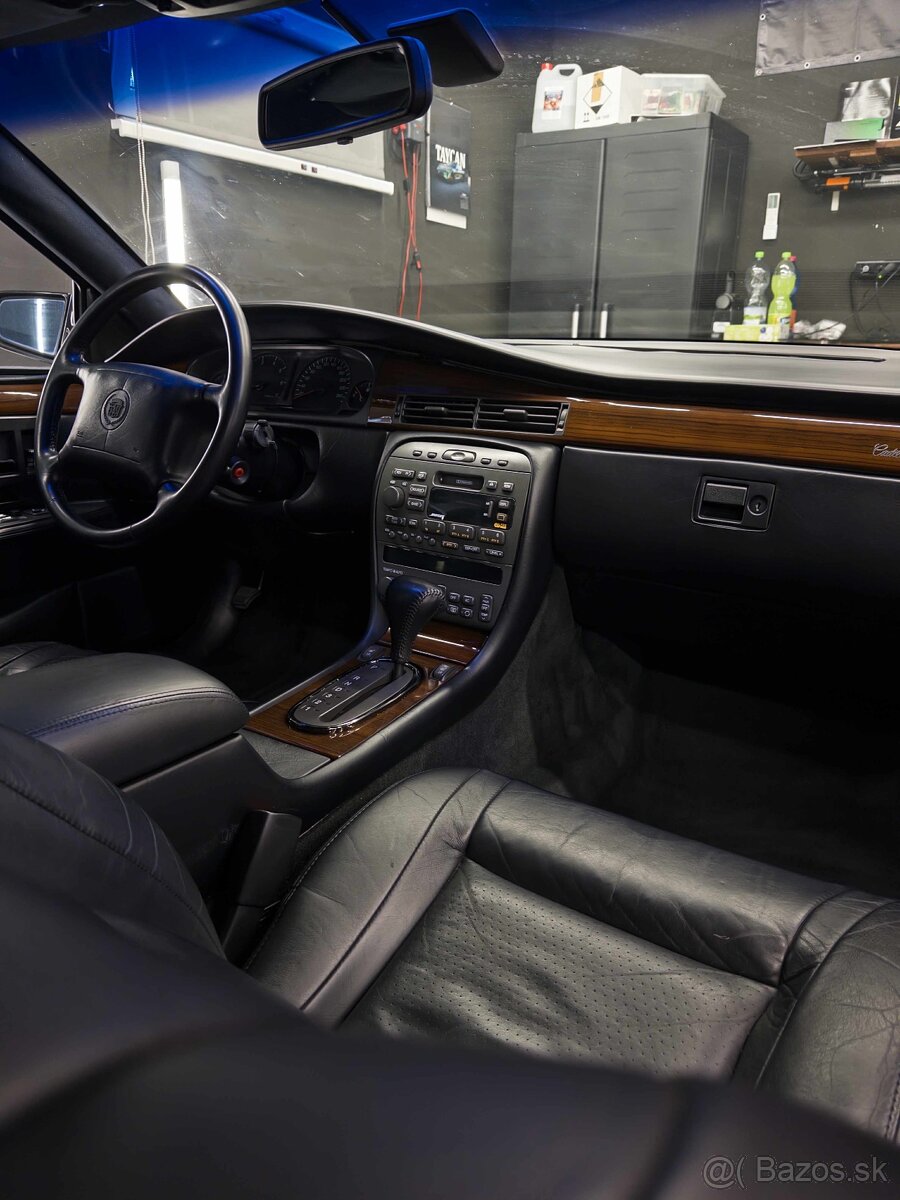 Cadillac seville STS - 13