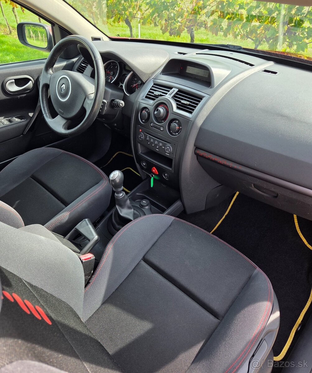 Renault Megane 1.5 DCi 76KW/103 koní R.V.08/2008 - 13