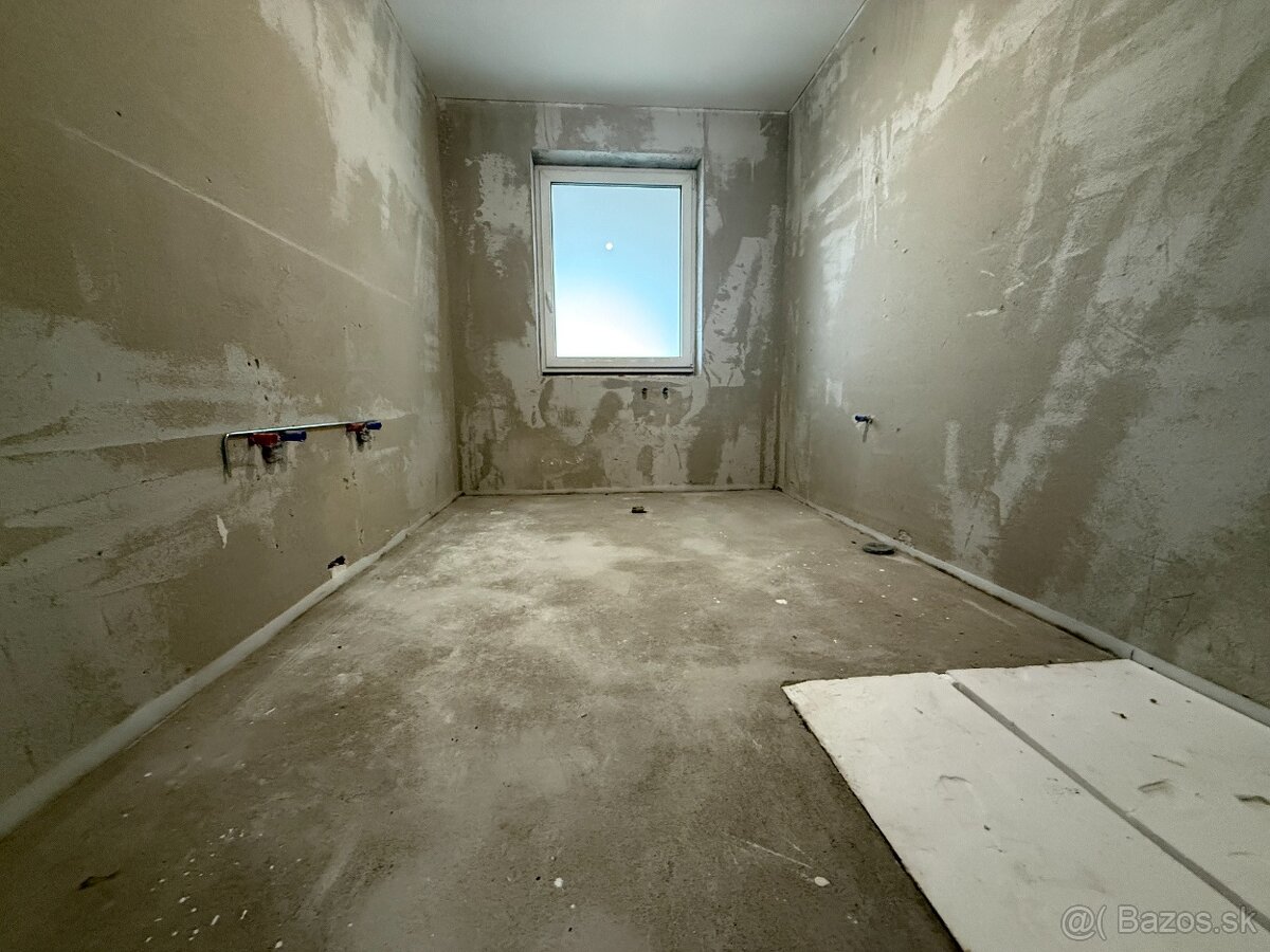 NOVOSTAVBA - ZLATÉ MORAVCE - 13