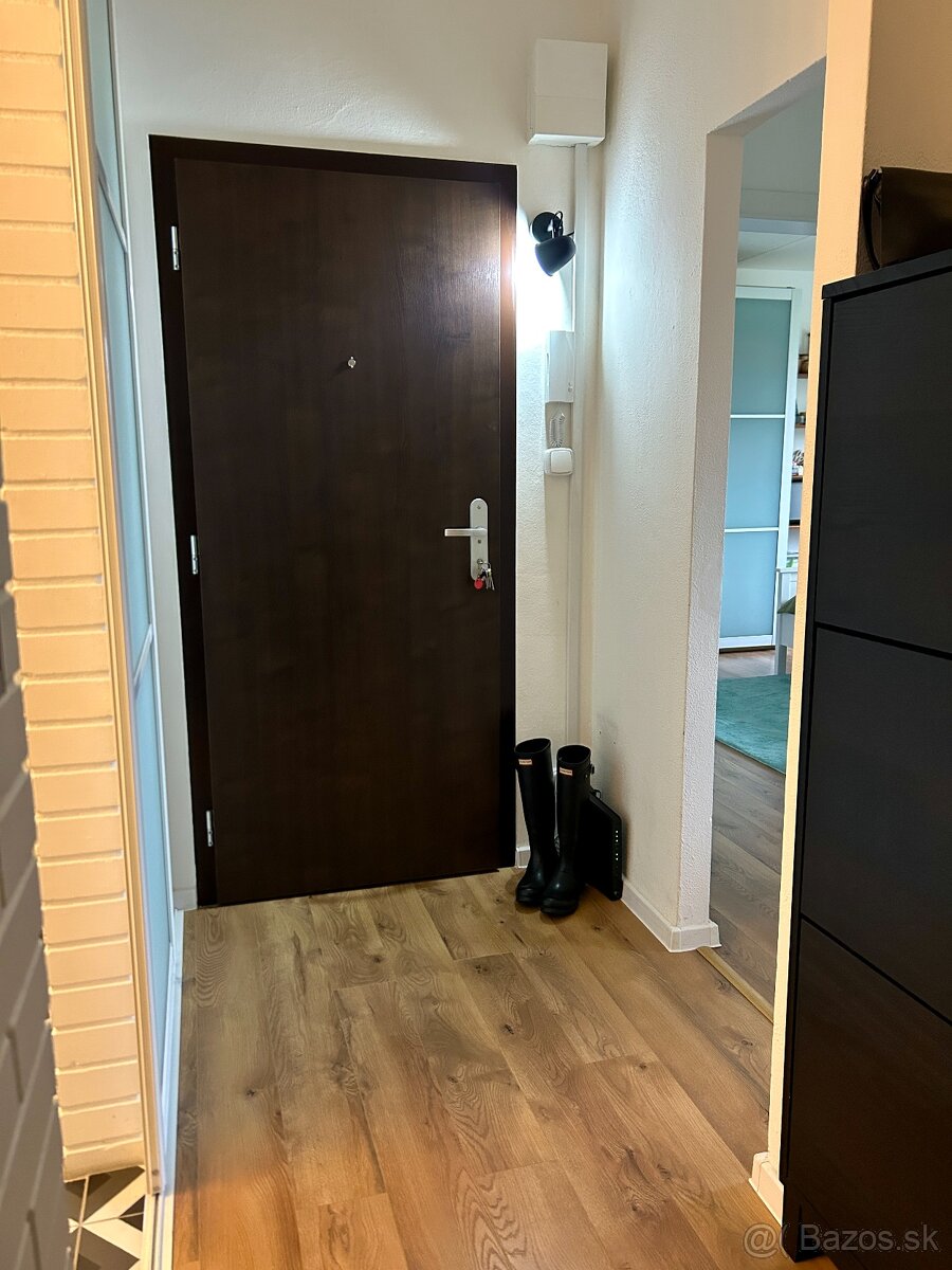 Predám 2-izbový pekný byt v lukratívnej lokalite - 13