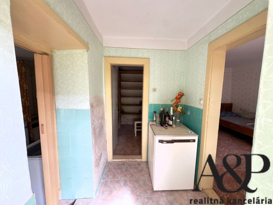 NA PREDAJ 4 IZB. RODINNÝ DOM, POZEMOK 1166M2, KOVÁLOVEC, okr - 13