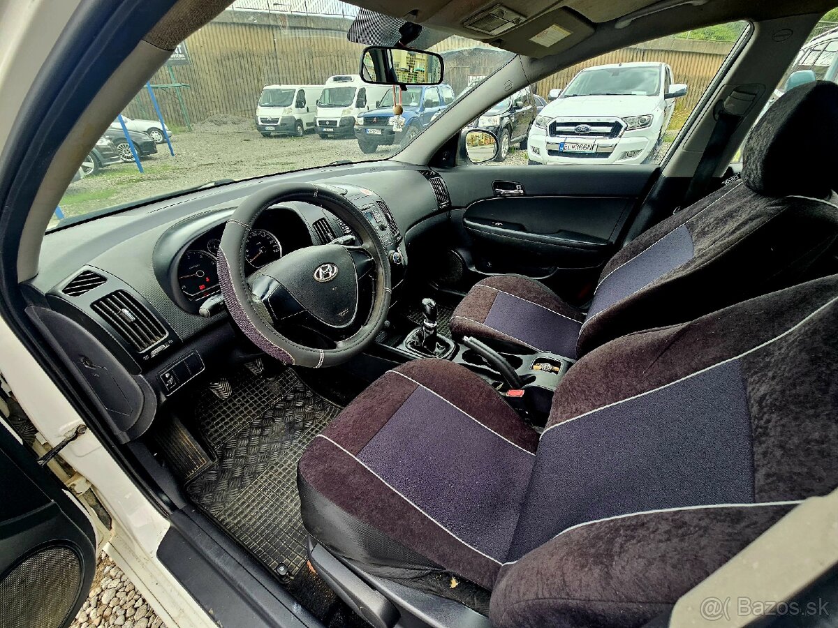 Hyundai i30 CW 1.6 CRDi VGT Classic - 13