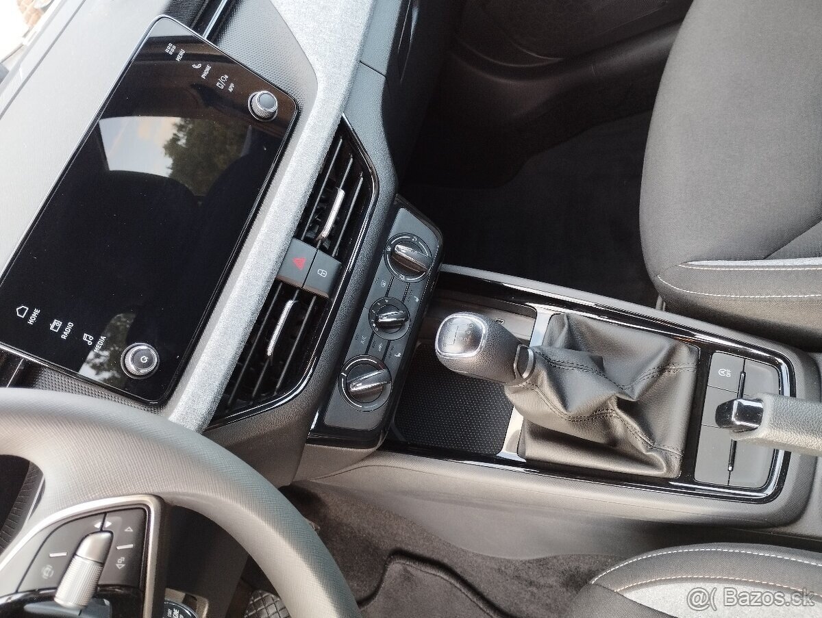 Škoda Scala FACELIFT , 9/2024, 13 500km, POJÍZDNÉ, 18" ALU- - 13