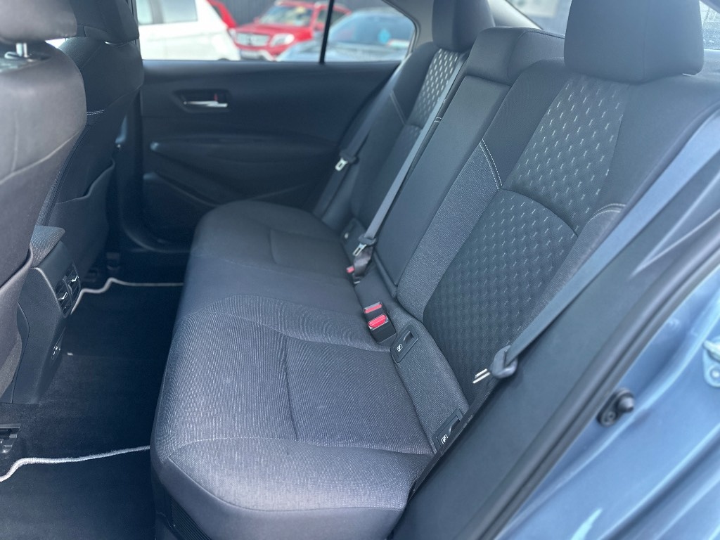 Toyota Corolla 1.8 STYLE HYBRID - 13