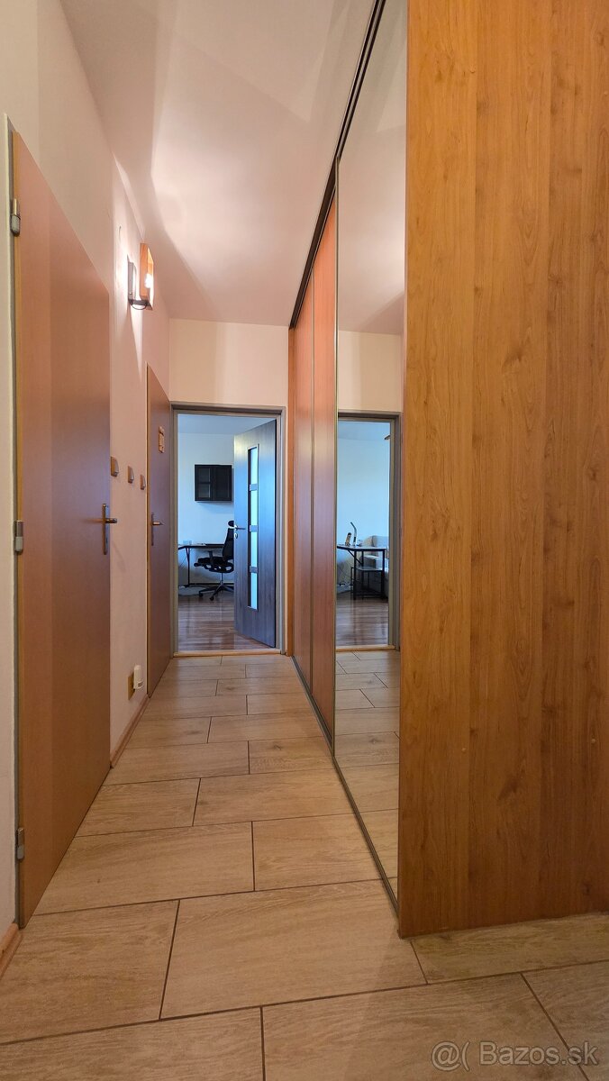 NA PREDAJ SLNEČNÝ 3-IZBOVÝ BYT - JURKOVIČOVA, PREŠOV - 13