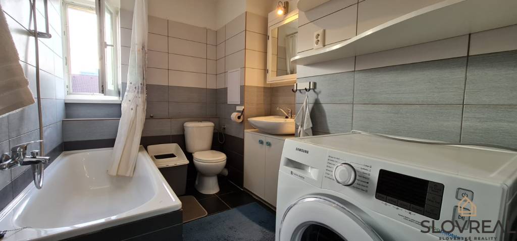 SLOVREAL na prenájom kompletne zrekonštruovaný 2,5i byt, Žia - 13