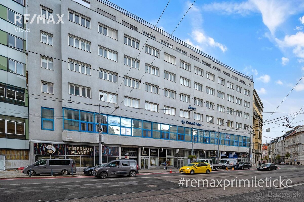 Kancelárske priestory s výhľadom na staré mesto - 13