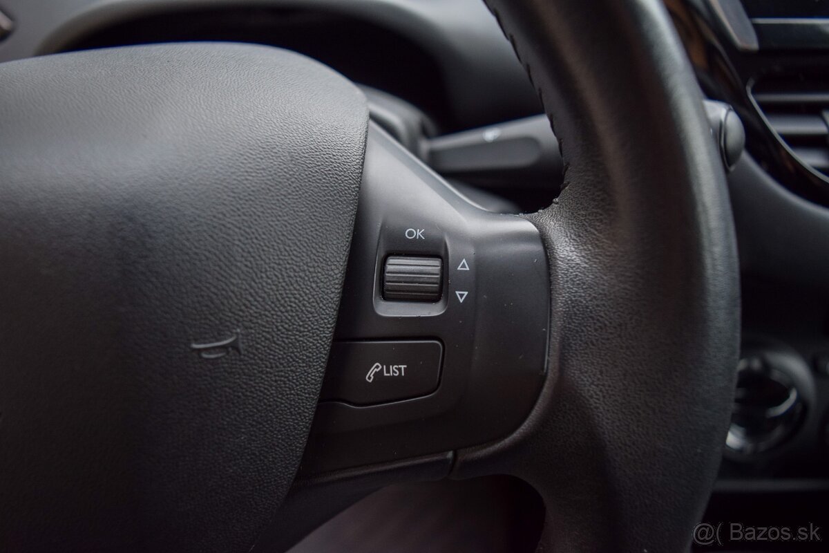 Peugeot 208 1.6 HDi Allure 2017 - 13