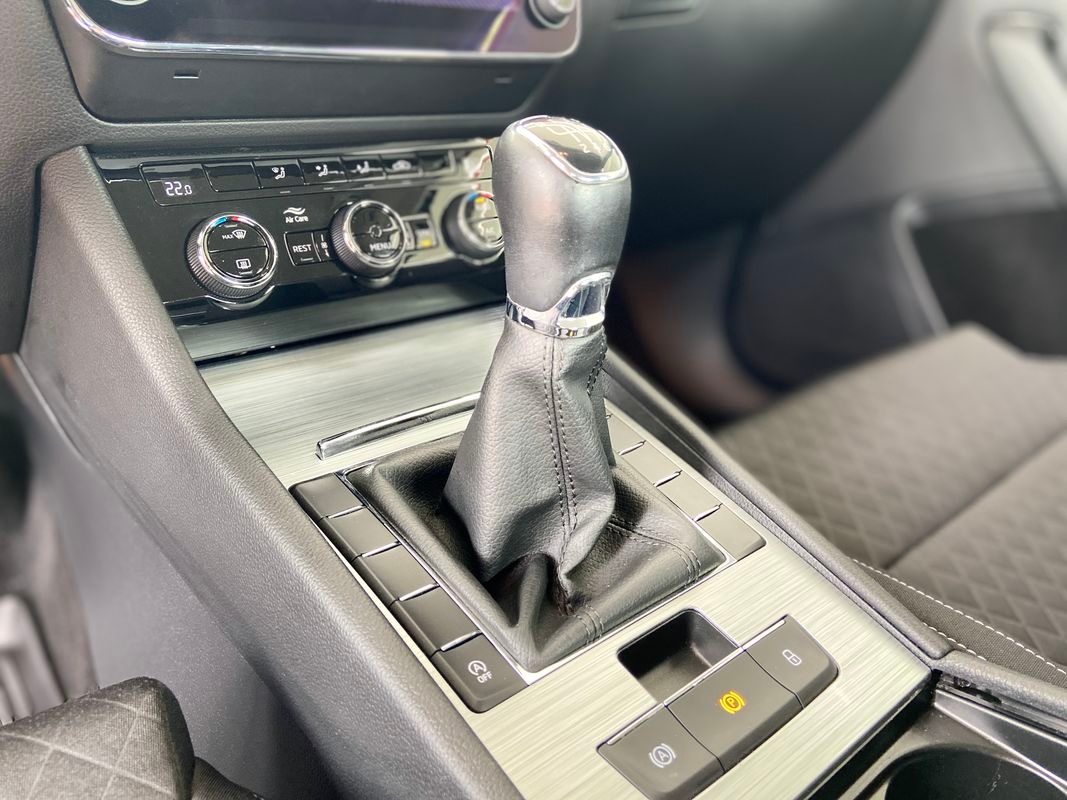 Škoda Superb 2.0 TDi 110kW Ambition - 13