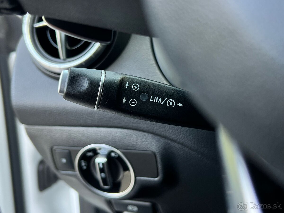 Mercedes-Benz CLA 180 AMG - 13