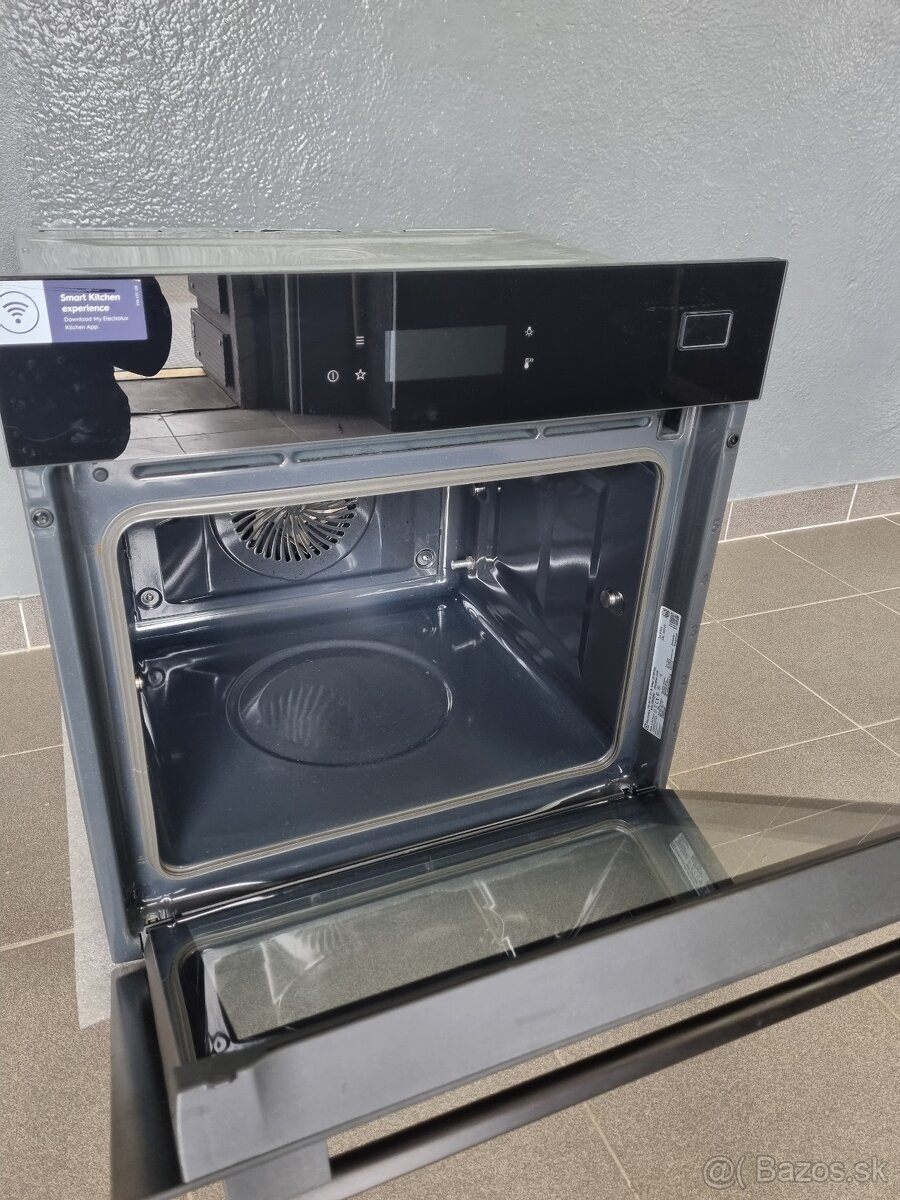 Vstavaná parná rúra Elektrolux 800 SteamBoost EOB8S39WZ - 13