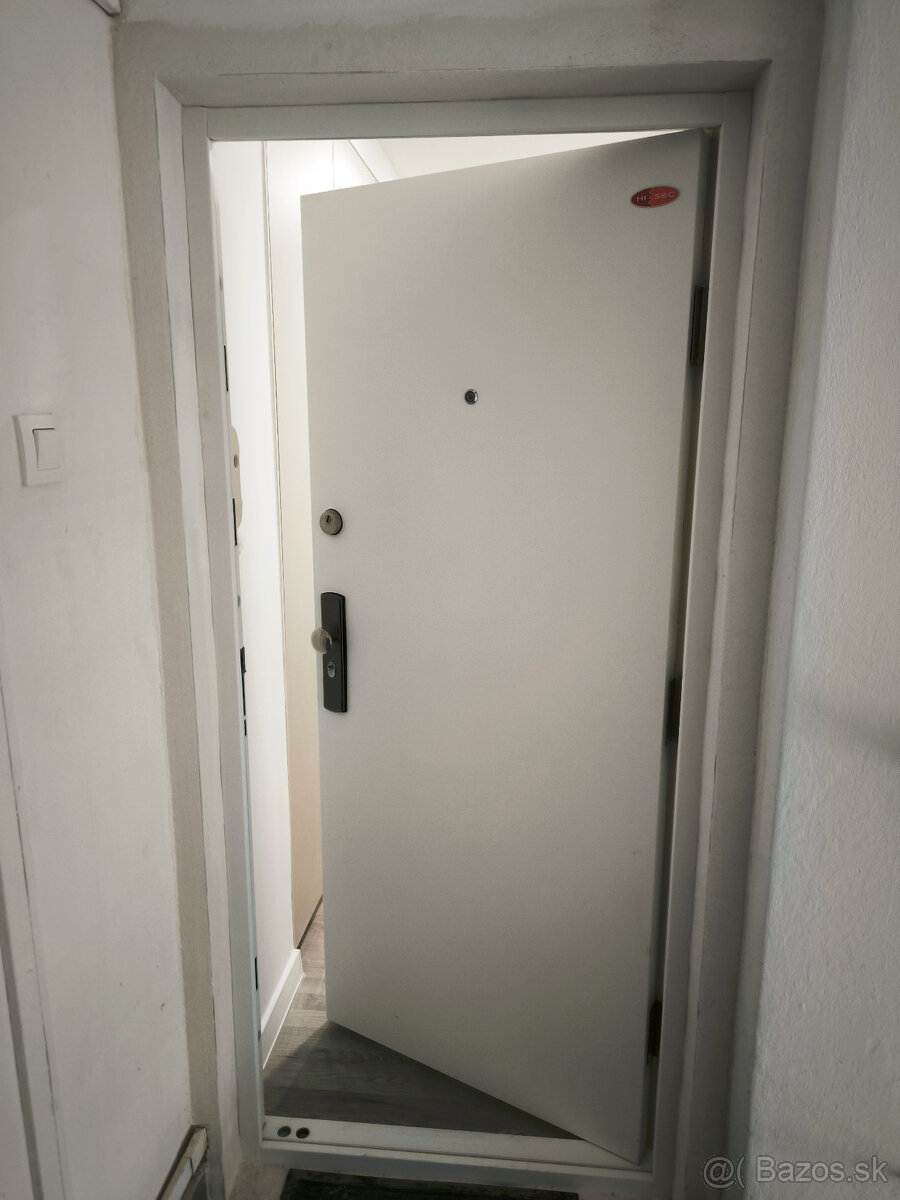 NOVÁ CENA Nanovo zrek. i zariad.byt na Raketovej ul.,BA - 13