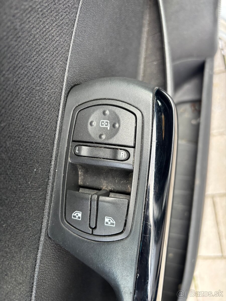 Opel Corsa 1.3 CDTI – klima, tempomat, polokoža - 13