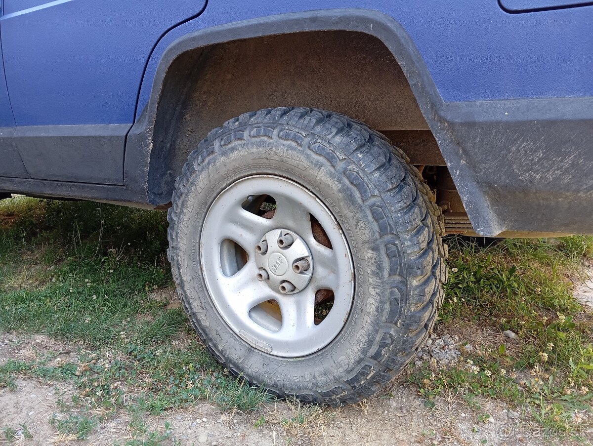 Jeep Cherokee - 13