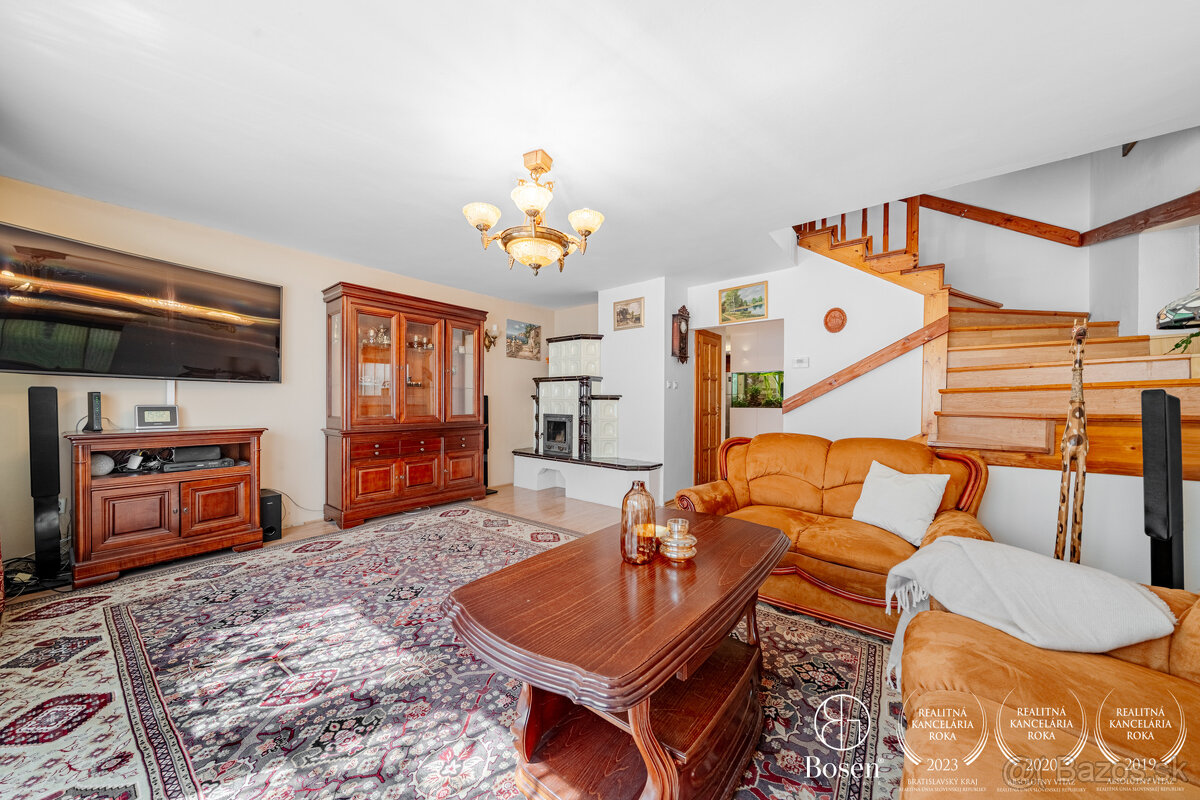 BOSEN | Priestranný rodinný dom s pivnicou, garážou a záhrad - 13