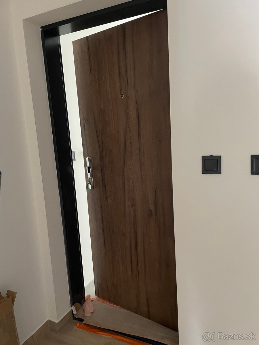 KRÁSNY JEDNOIZBOVÝ BYT V CENTRE MESTA - 13