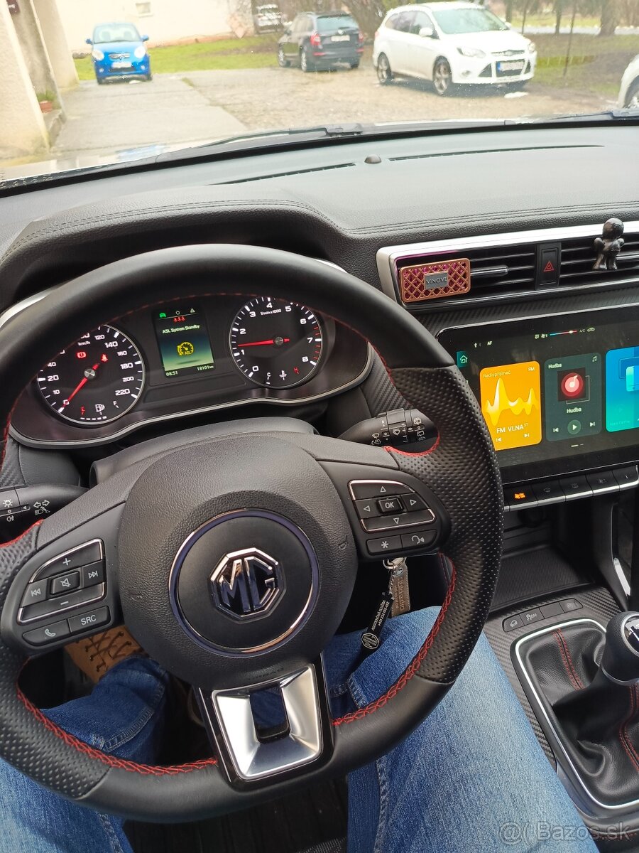 MG ZS - 13