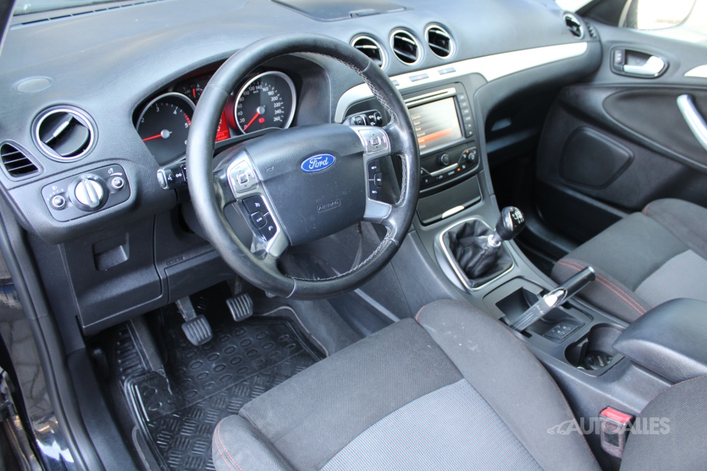 Ford S-MAX 2,0 TDCi 103 kW - 13