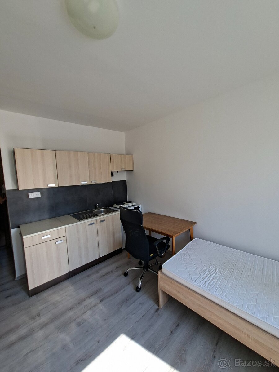 Garsónka v obci Nedašovce - 13