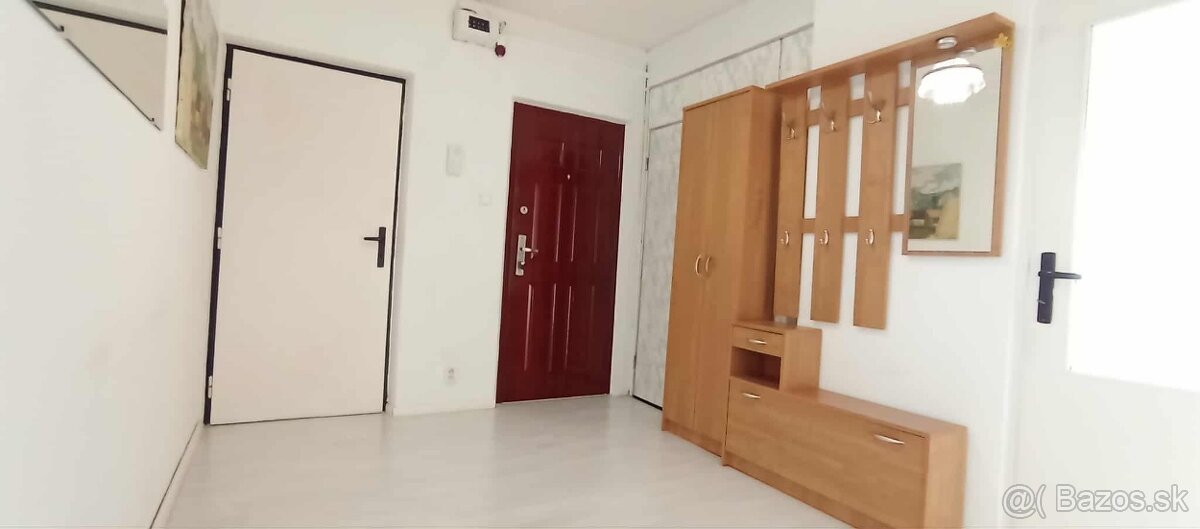 Výnimočný 3,5-izbový byt priamo v centre Lučenca – Námestie - 13