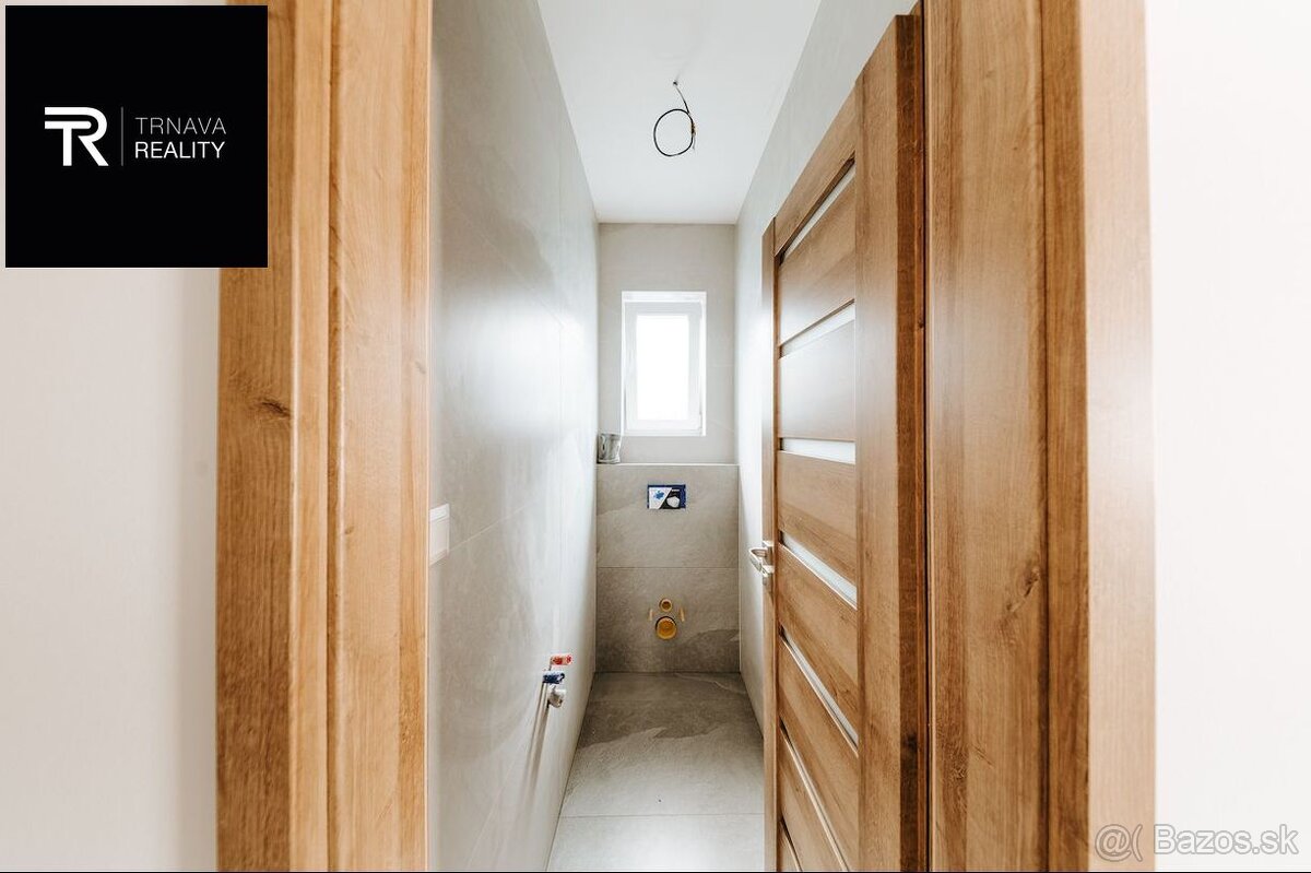 TRNAVA REALITY - DOM V ŠTANDARDE s prístreškom a terasou, ob - 13