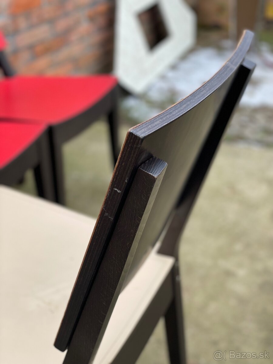 Masívne jedálenské stoličky – 25 ks – - 13