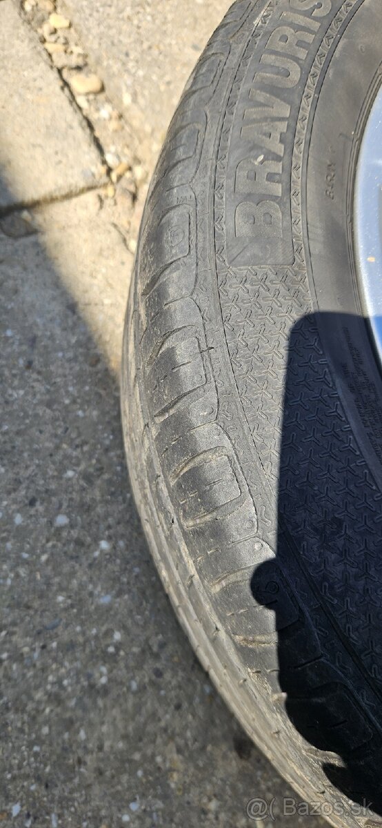 Elektróny Ford (originál) + letné pneumatiky
- 13