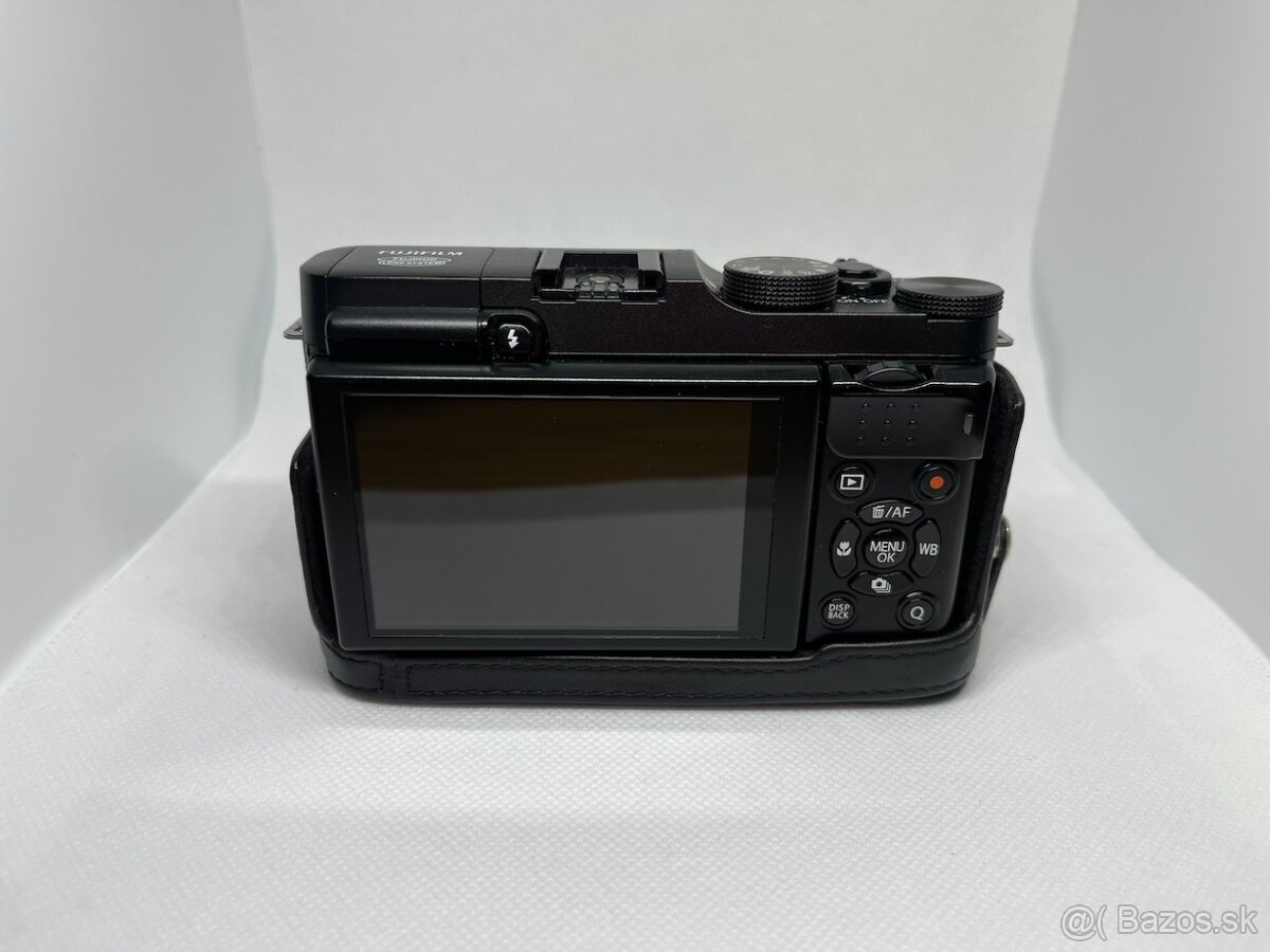 Fujifilm X-A1 + Viltrox AF 28mm f/4.5 - 13