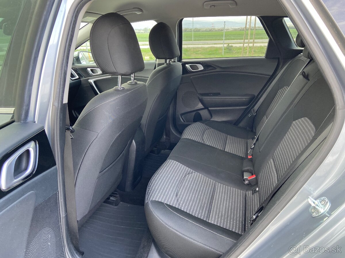 KIA CEED SW model 2022 - 13