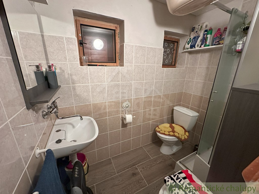 Chata blízko vleku Kokava-Línia + ďalší stavebný pozemok. - 13