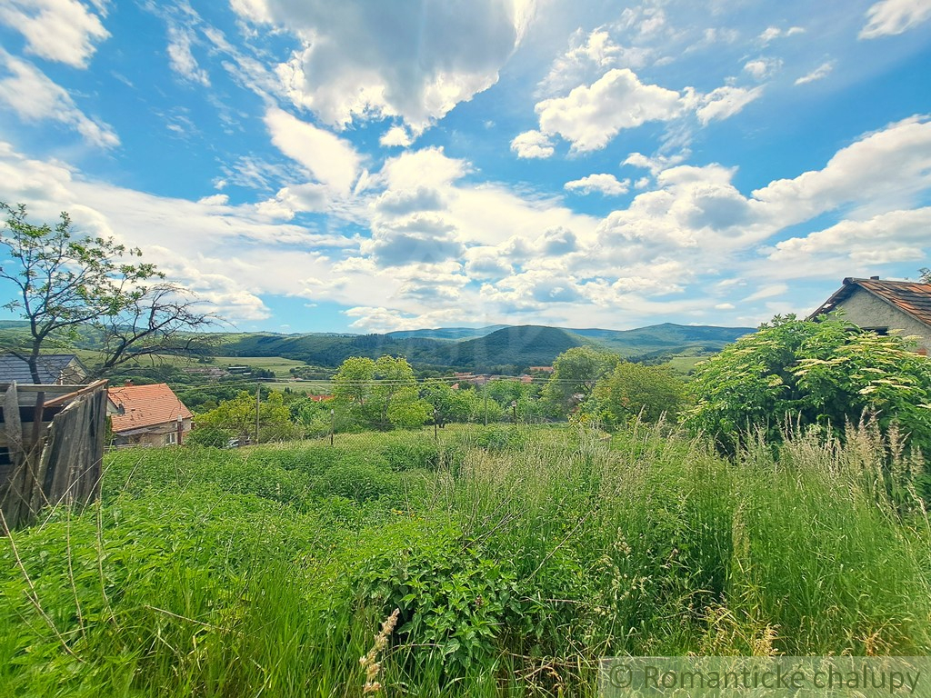 Dom na výnimočnom pozemku o rozlohe 15975m2 s prekrásnym v - 13