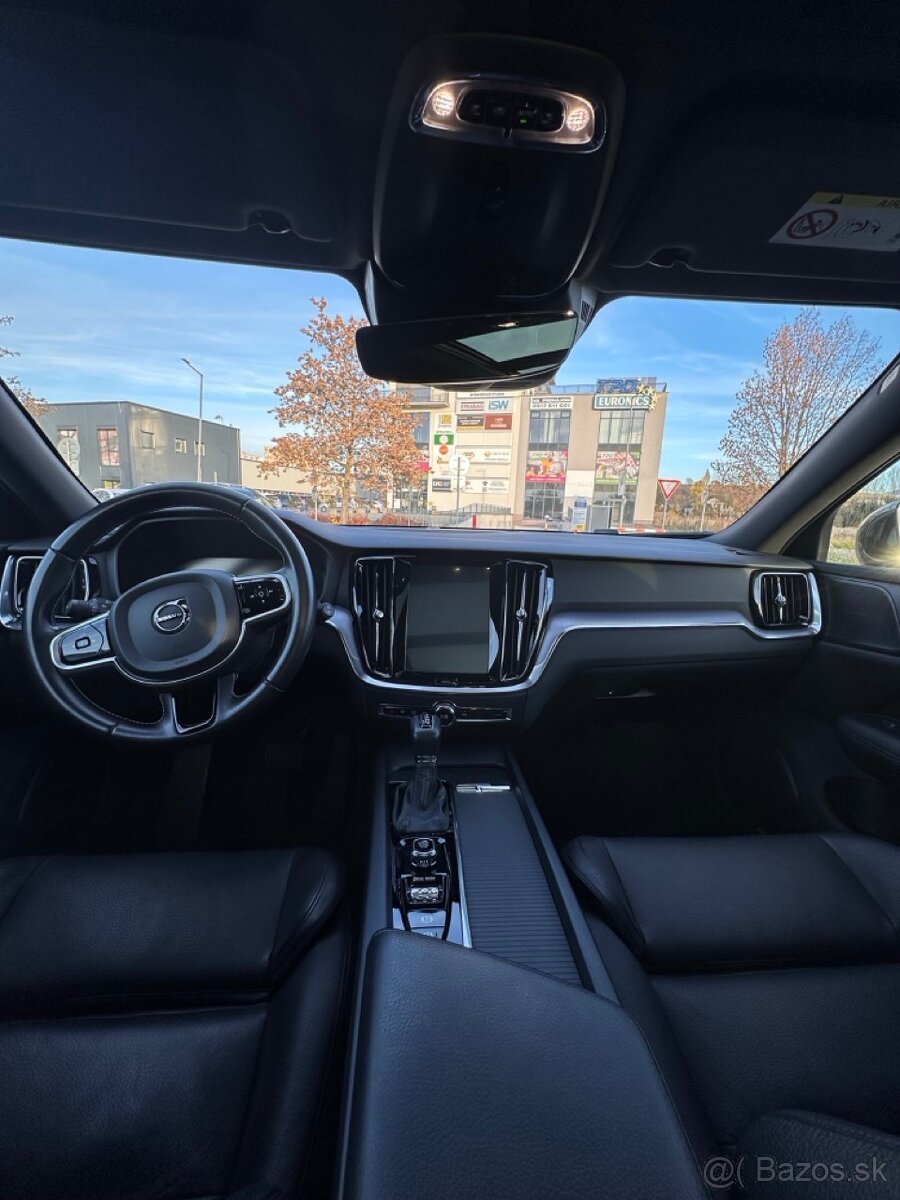 Volvo V60 2.0 4×4, rok 2020 – plná výbava - 13