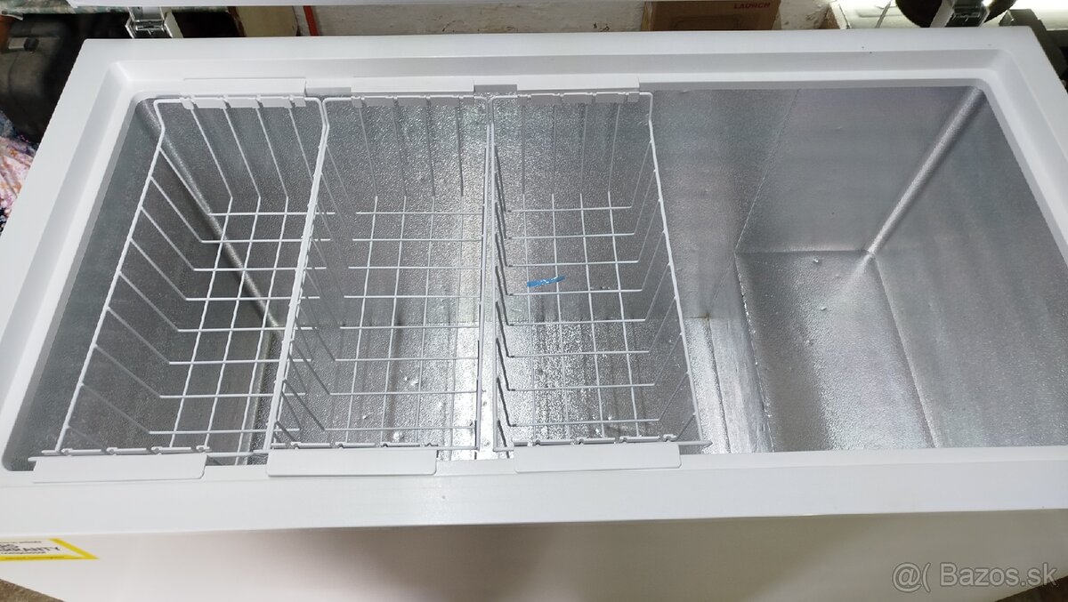 Mraznička truhlicová 371L zanussi - 13