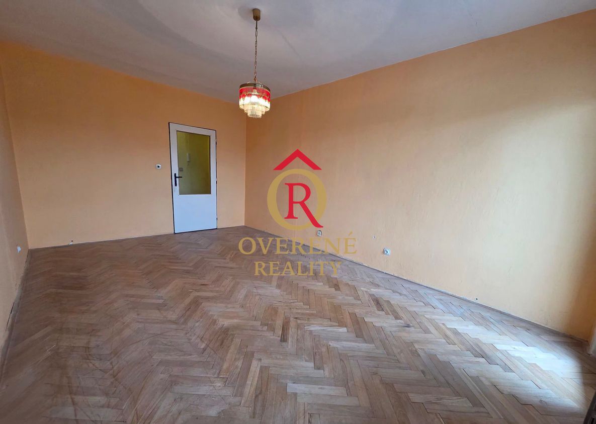 Na predaj veľký 3 izbový byt s komorou a 4 lodžiami v centre - 13