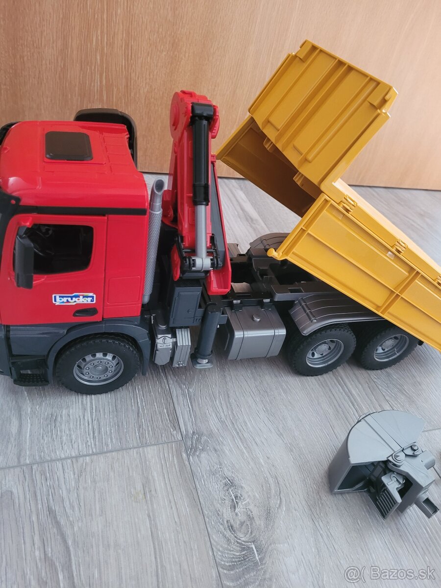 Bruder nakladne auto s rukou - 13