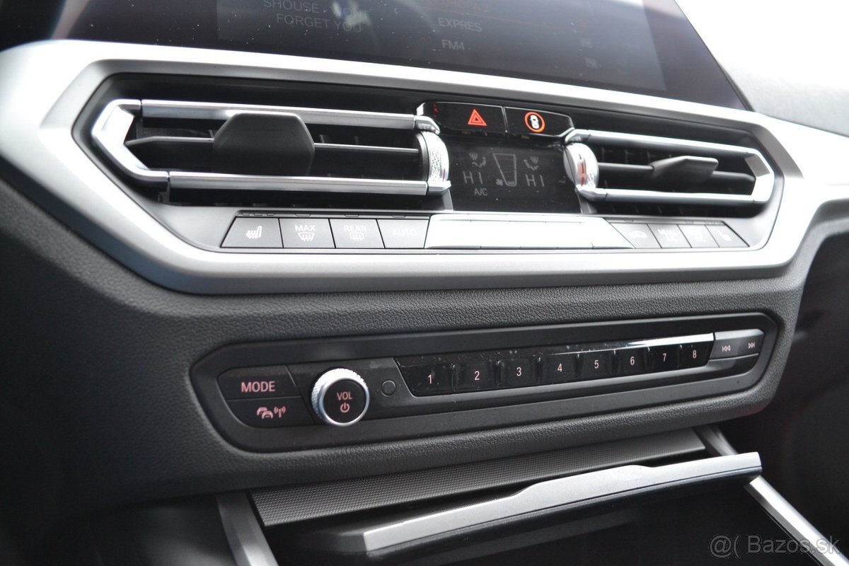 BMW Rad 3 Touring 330d X-Drive HEV - 13