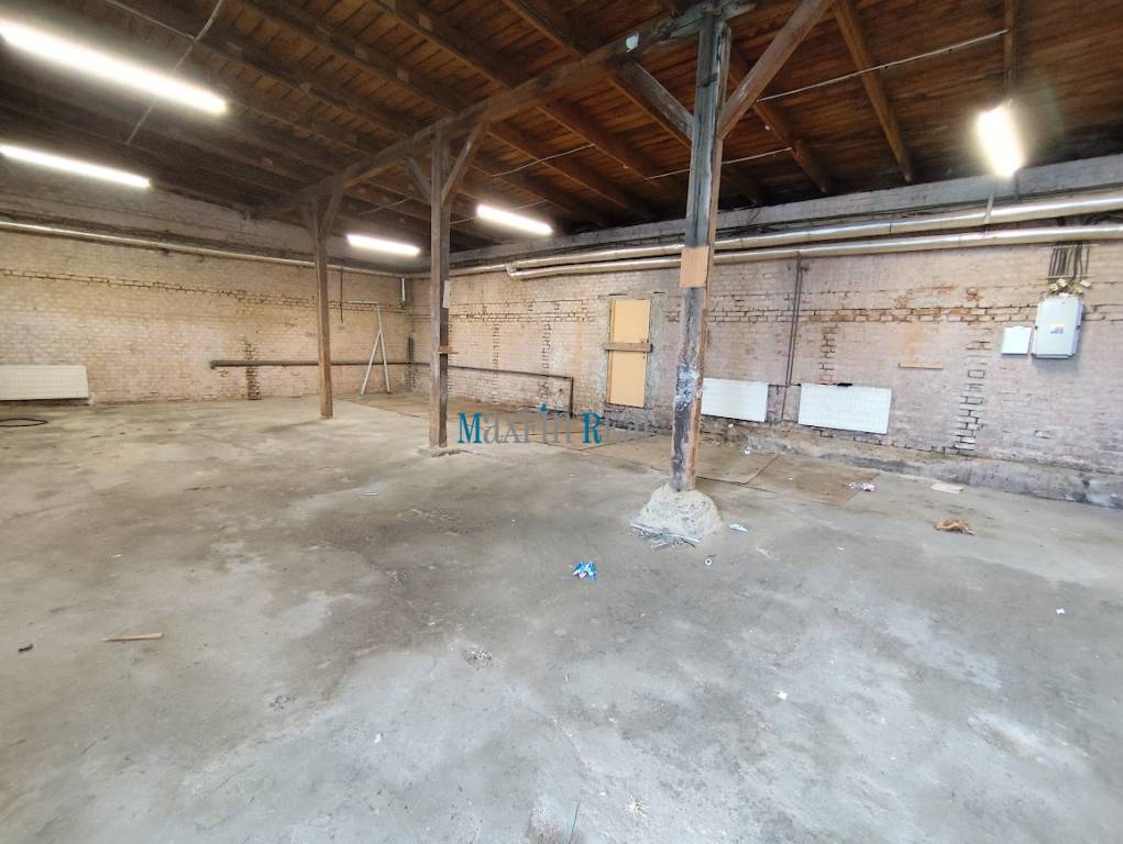 Kancelárie + sklad v centre Nitry s parkovaním - 13