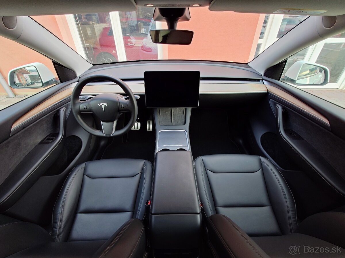 Tesla Model Y Performance - BERLÍN - 13