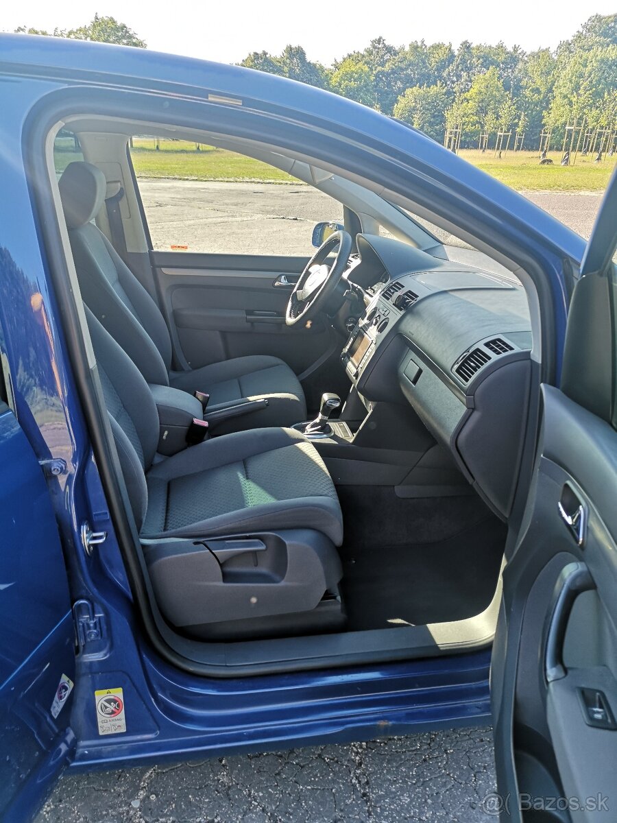 Volkswagen Touran AUTOMAT s park. senzorom - 13