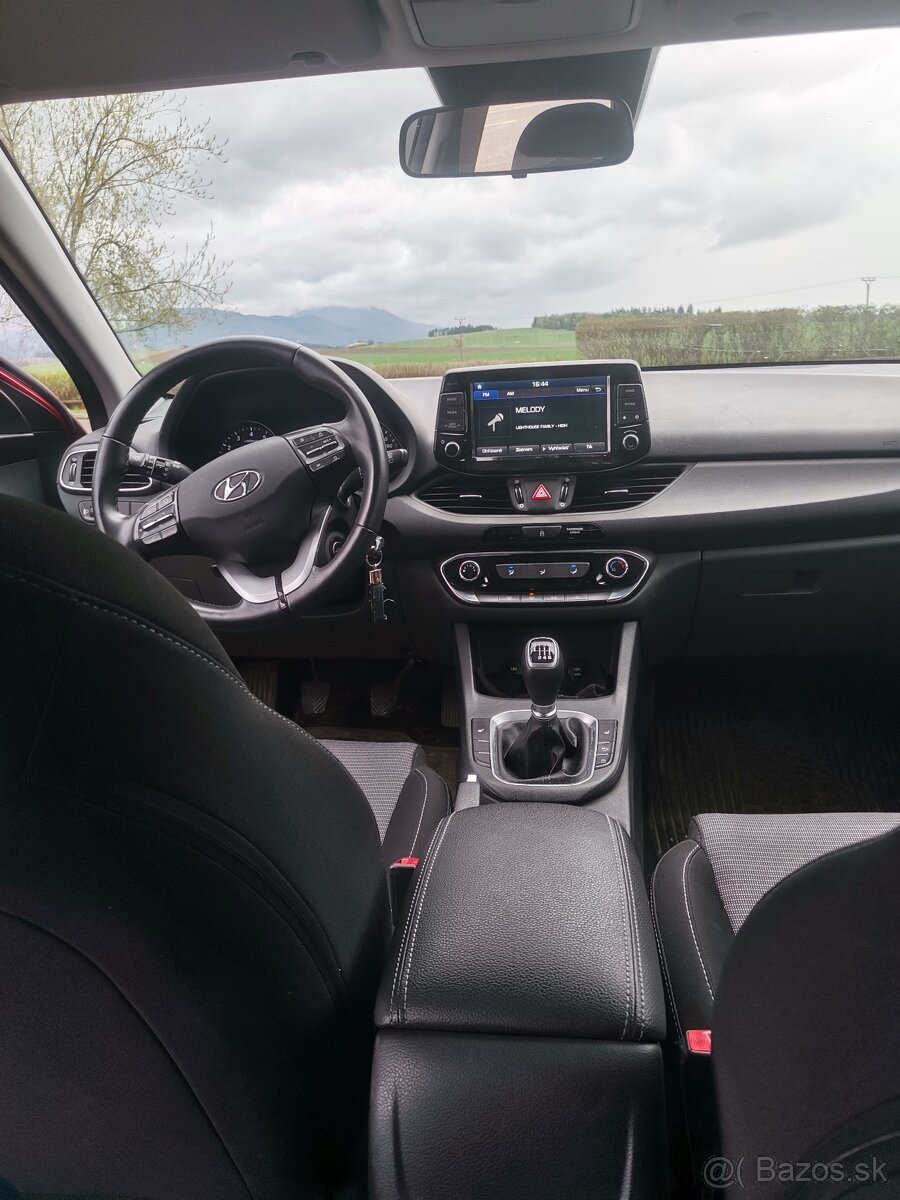 Predám Hyundai i 30 kombi - 13