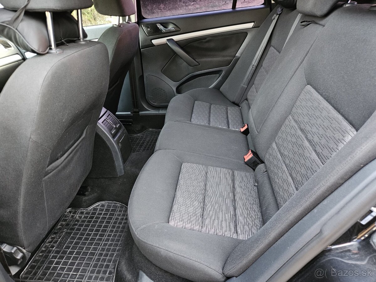 ŠKODA OCTAVIA Combi 1.6 TDI 77 kW – 2013 - 13