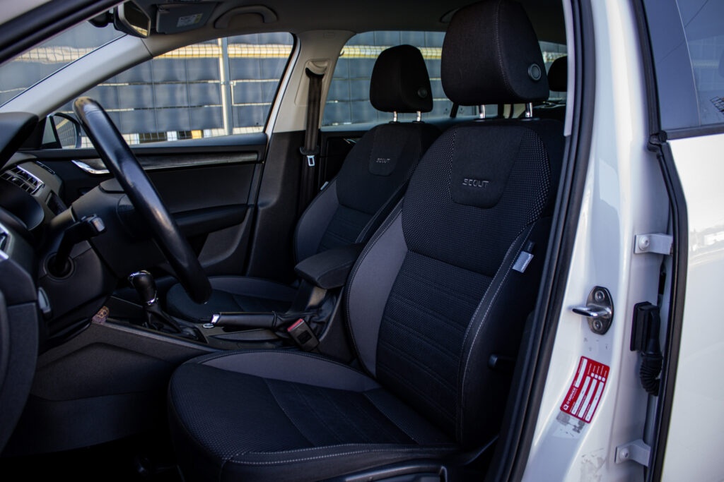 Škoda Octavia SCOUT 2.0 TDI DSG 4x4 - 13