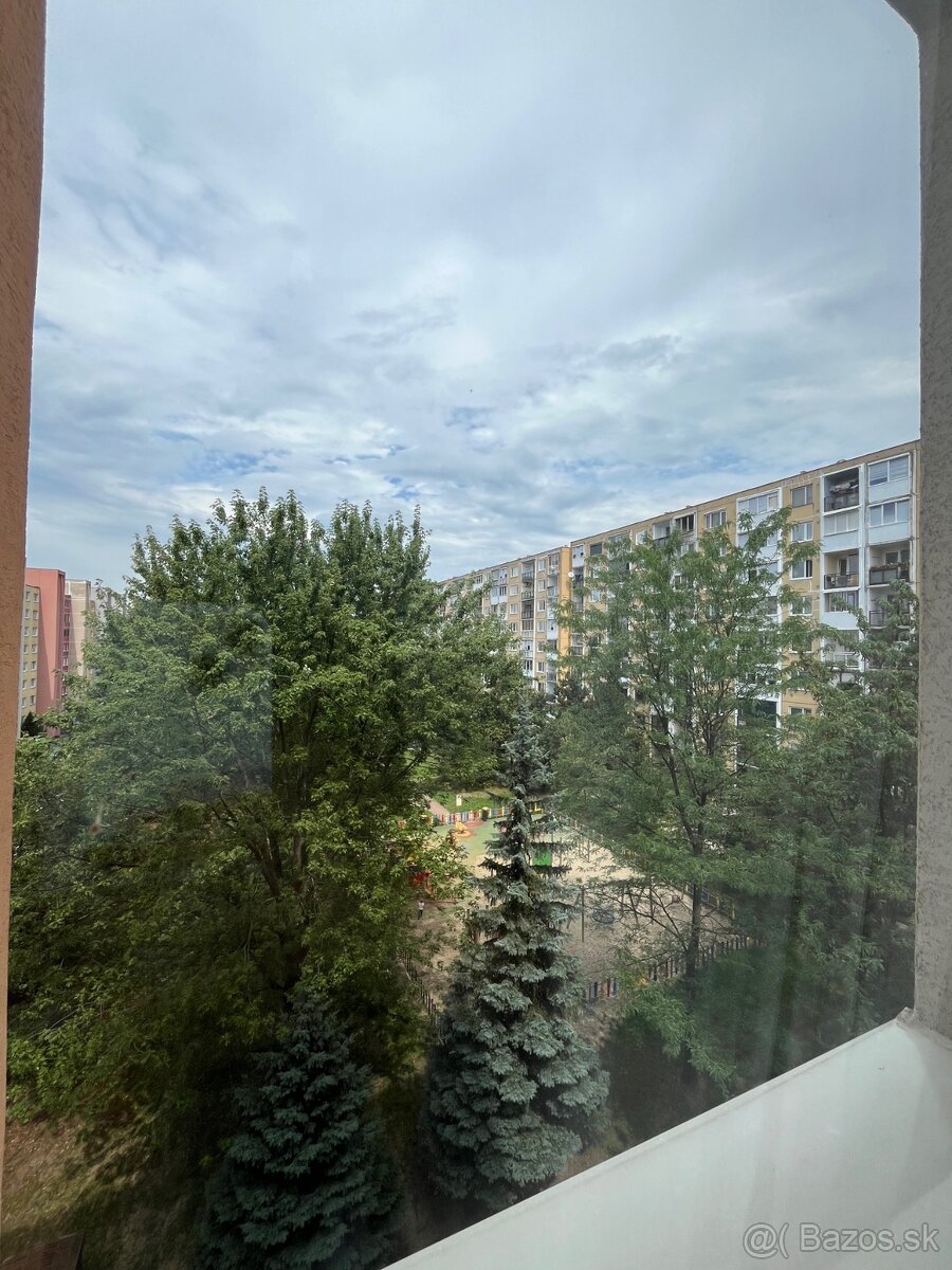 Pekný 3-izbový zariadený byt s loggiou - Sofijská ulica - 13