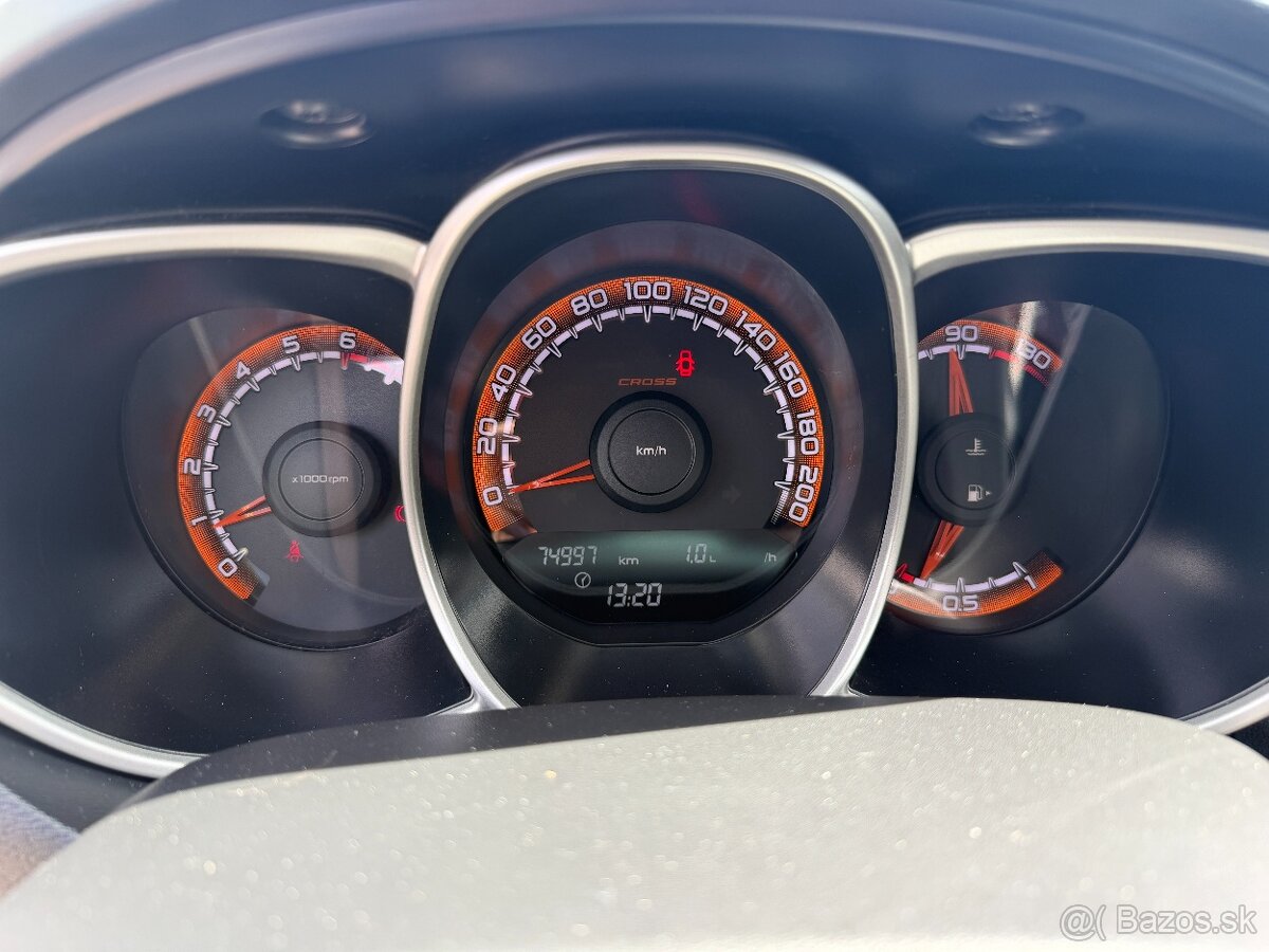 Lada Vesta 1.6 16V MPI Cross Luxe - 13