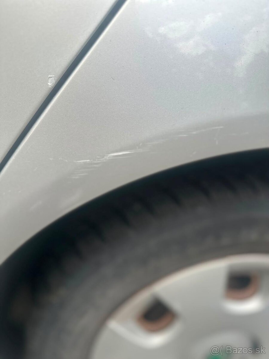 Predám auto Škoda Fabia - ročník 2001 - 13