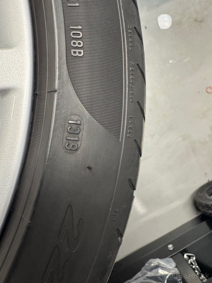 Pirelli P Zero dvojrozmer 225/45R18 a 255/40R18 - 13