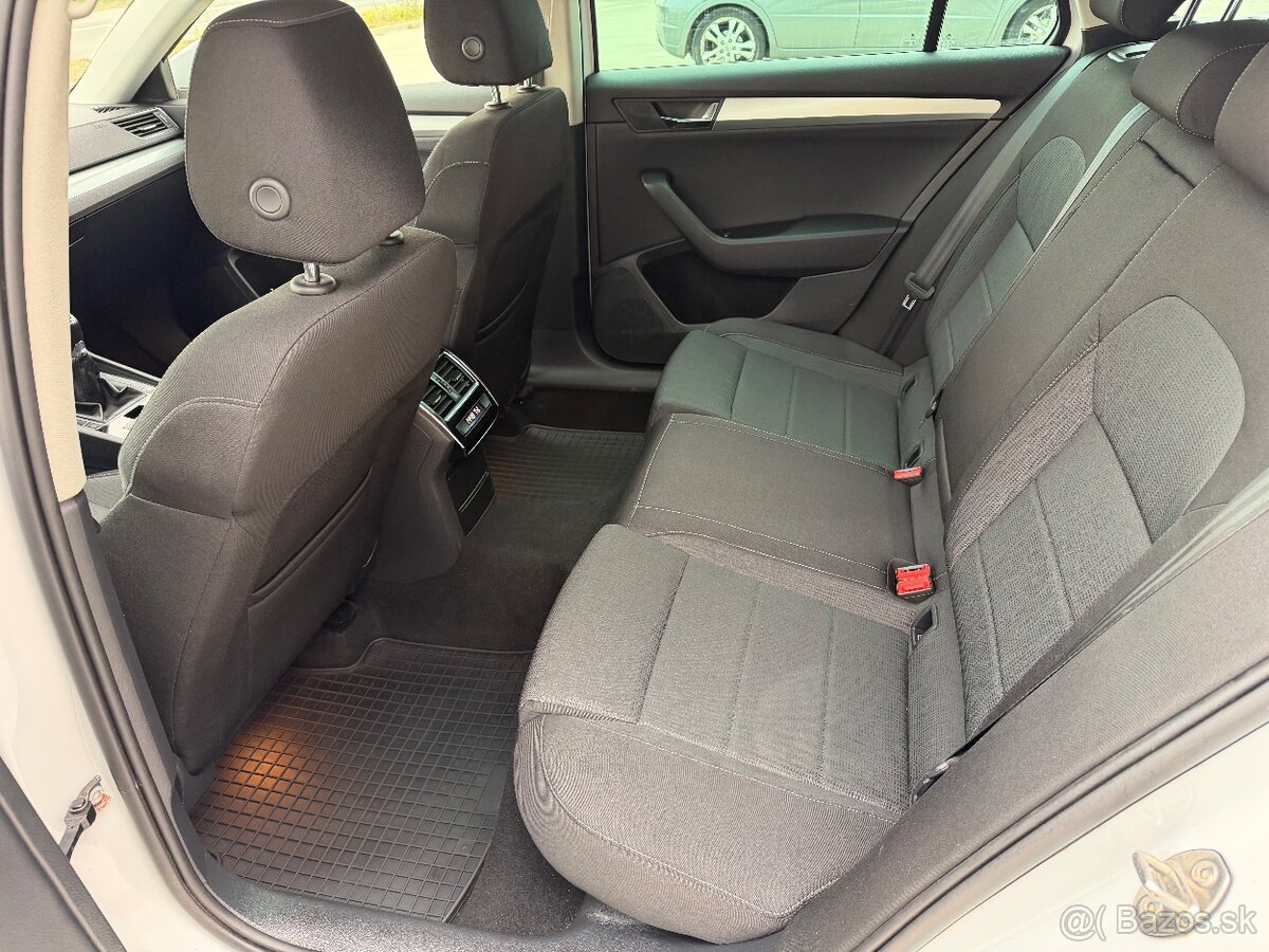 Škoda Superb 2.0 tdi combi elegance - 13