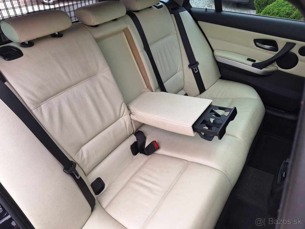 BMW E91 325i PLNÁ VÝBAVA - 13