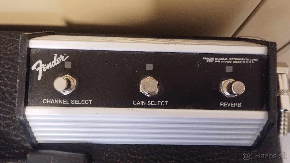 Predám gitarové combo Fender 1000 Rock Pro - 13